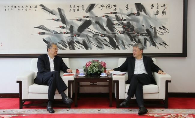 萬敏董事長、姜巖總經(jīng)理會見光大集團董事長李曉鵬一行（圖）