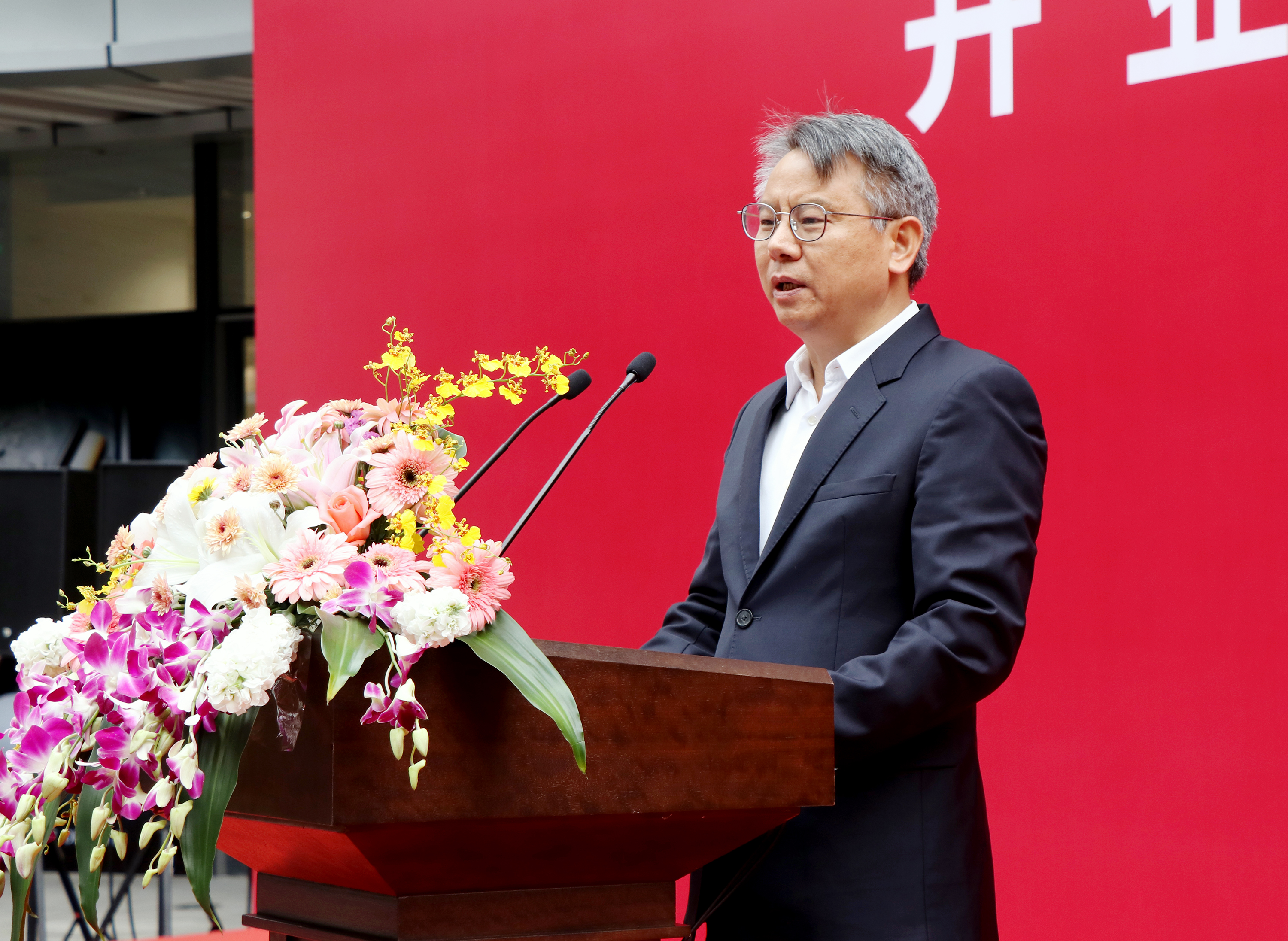 2、海南省政府劉平治副省長(zhǎng).jpg