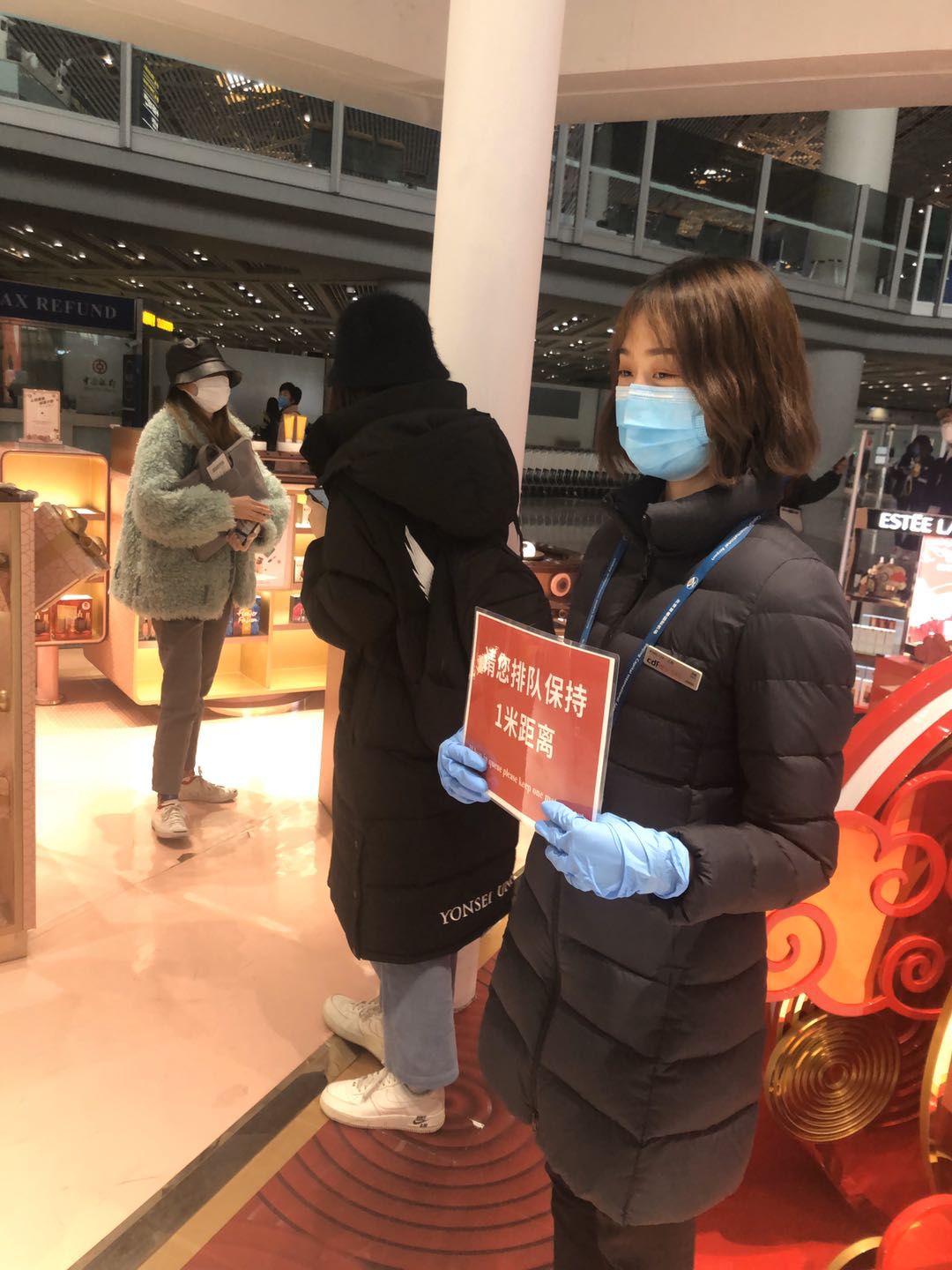 【中國免稅人在行動·一線直擊篇】之十五： 不畏艱險戰(zhàn)疫情，無私奉獻顯大愛